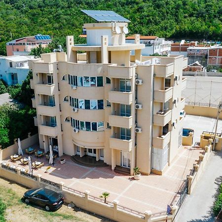 Hotel Dana Чань Экстерьер фото