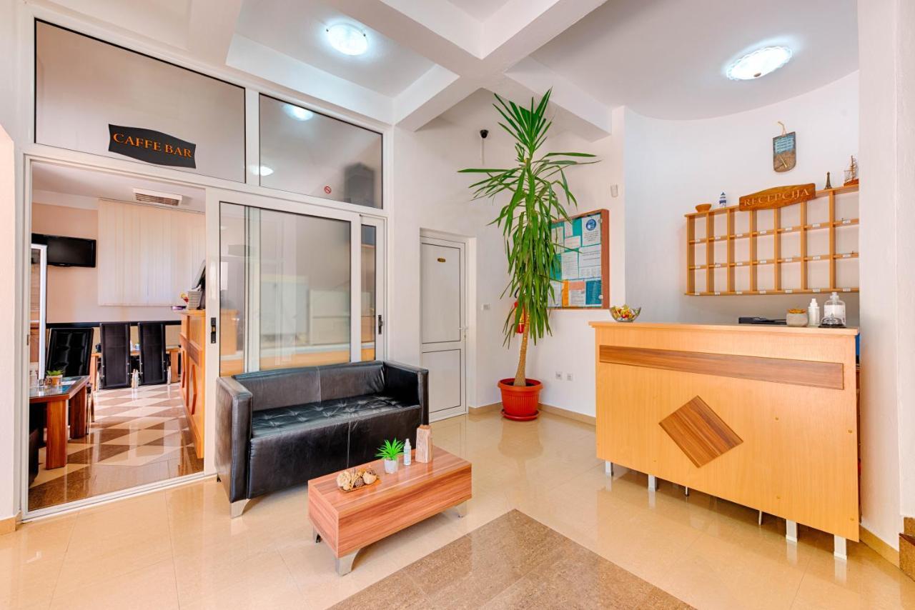 Hotel Dana Чань Экстерьер фото