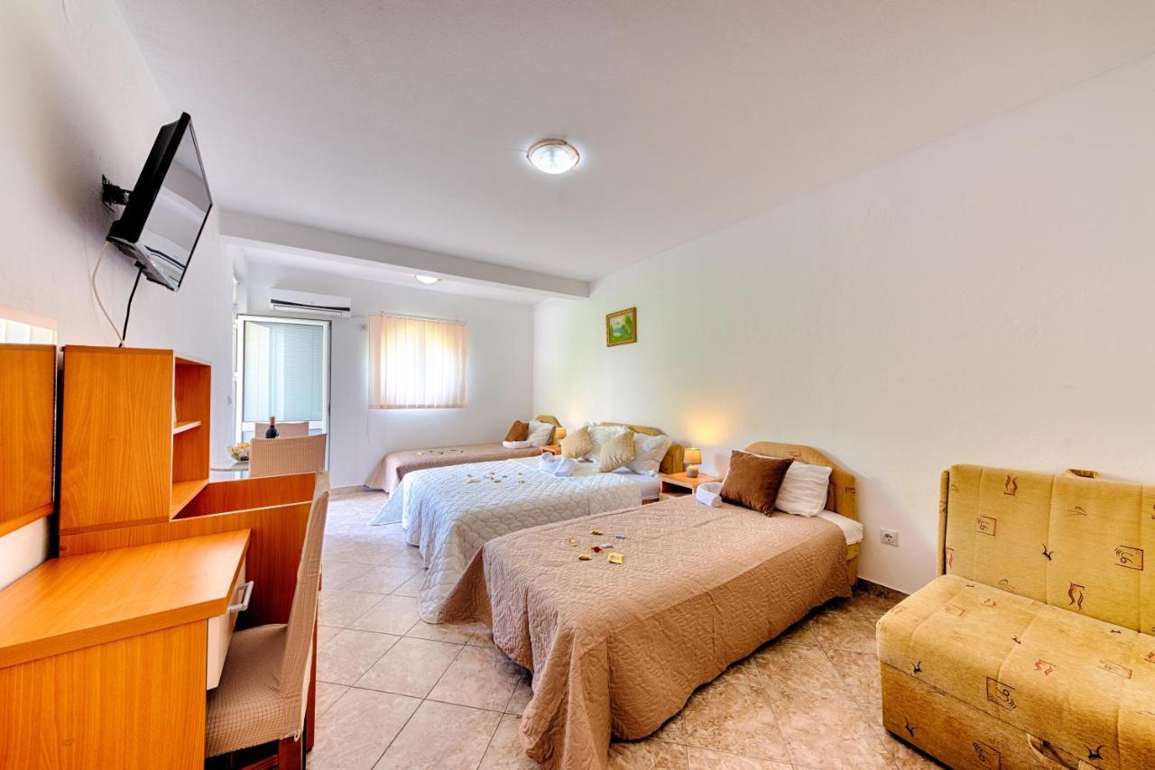 Hotel Dana Чань Экстерьер фото