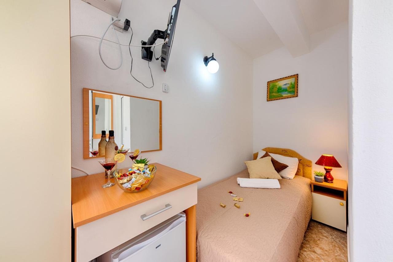 Hotel Dana Чань Экстерьер фото