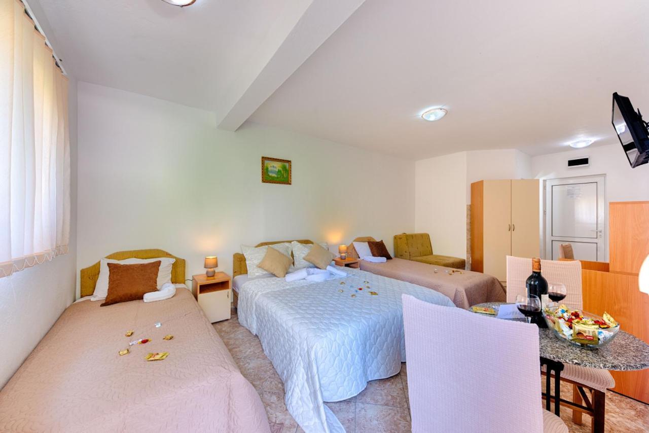 Hotel Dana Чань Экстерьер фото